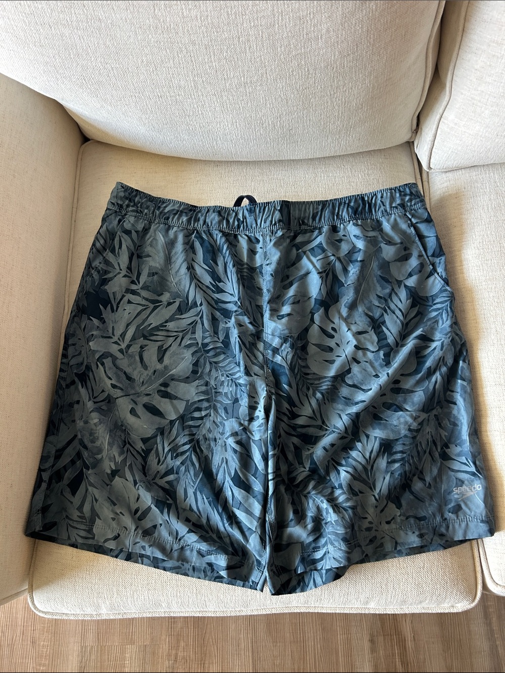Speedo Men's Dark Green Leaf-Print Athletic Swim Shorts